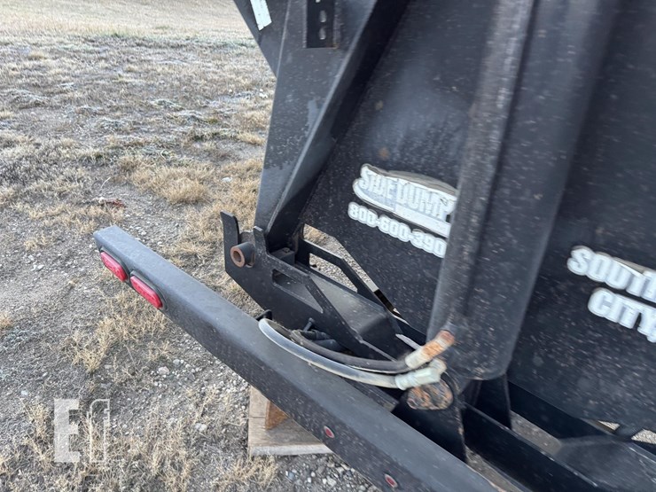 side-dump-industries-16ft-well-truck-mount-image-18