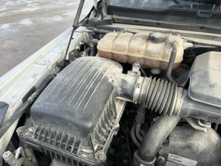 2020-ram-1500-laramie-longhorn-image-30