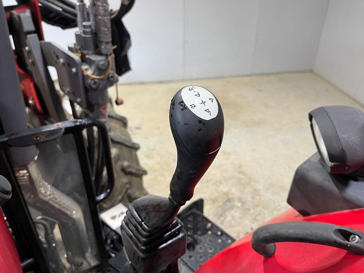 massey-ferguson-4708-image-34