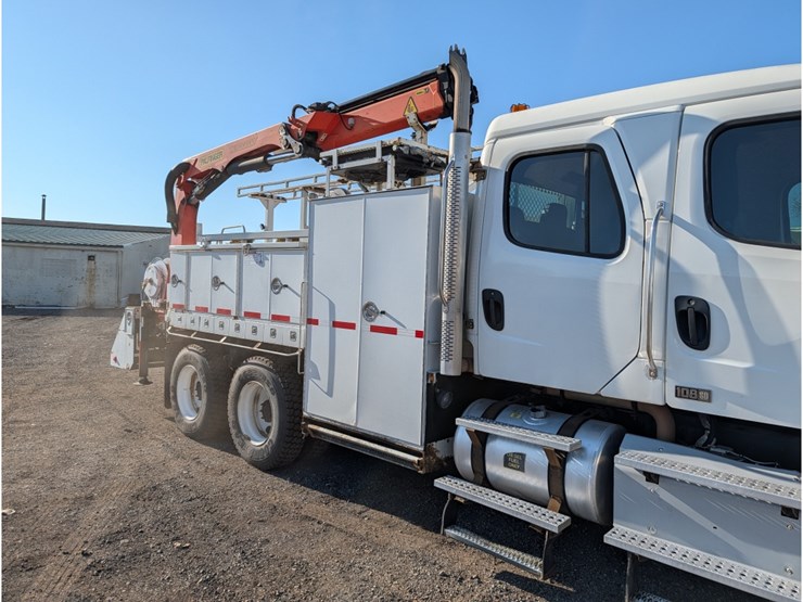 freightliner-108sd-image-6