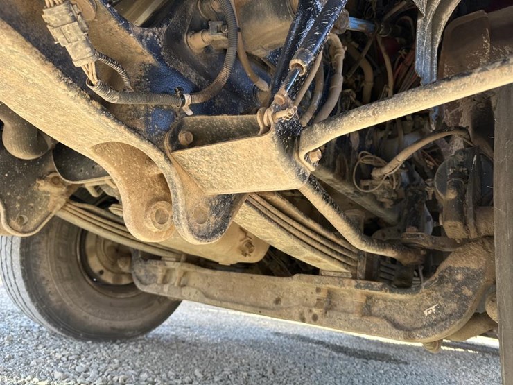 2017-international-hx615-image-26