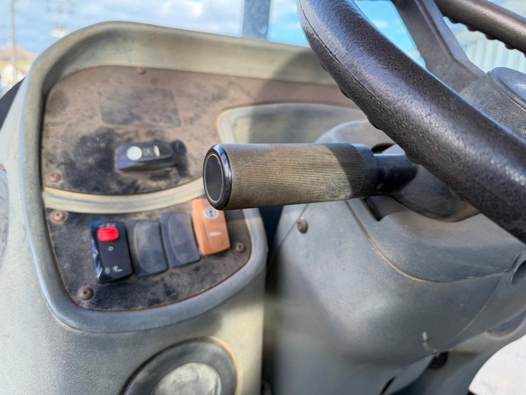 caterpillar-420d-image-28