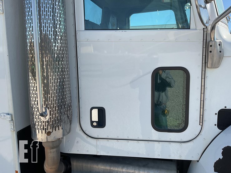 peterbilt-337-image-16