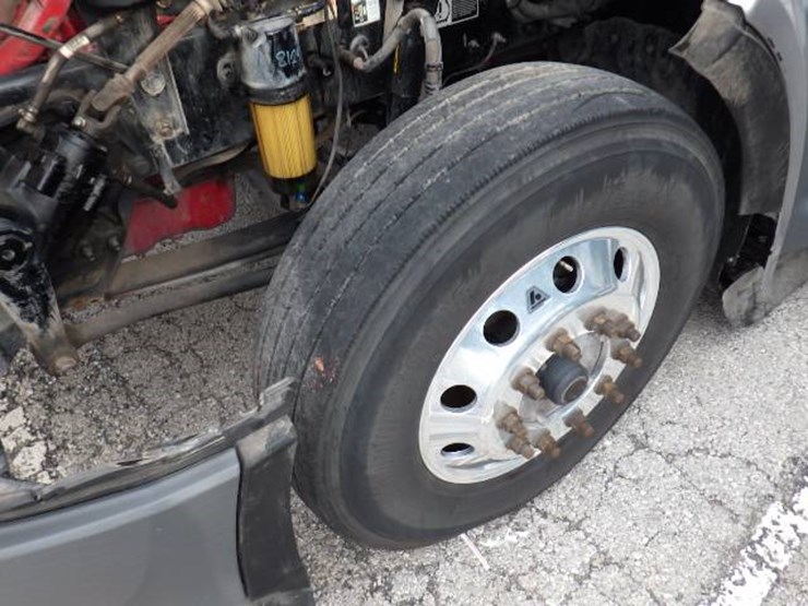 peterbilt-579-image-29