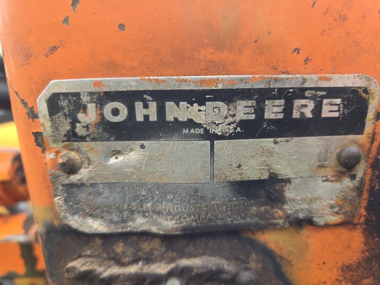 john-deere-300-image-20
