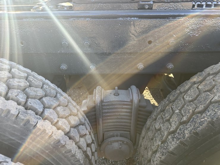 1996-mack-rd688s-image-39