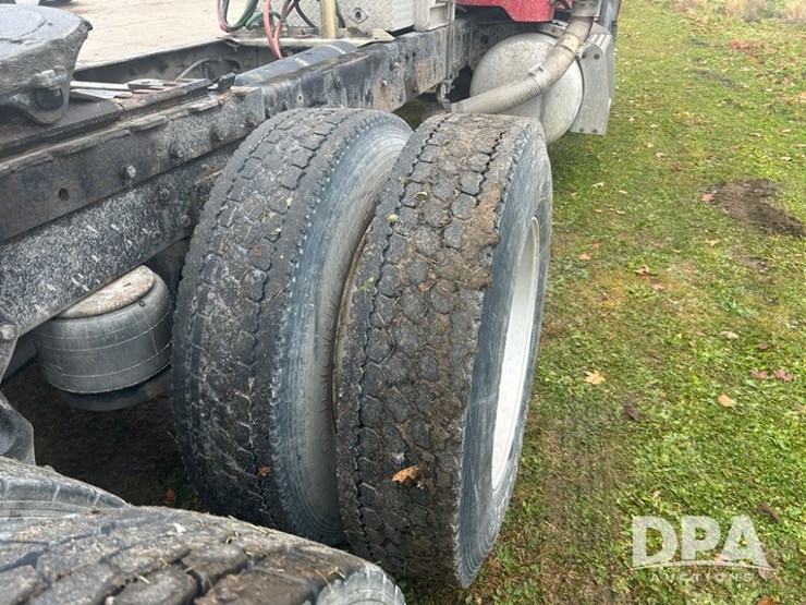 1999-peterbilt-379-image-24