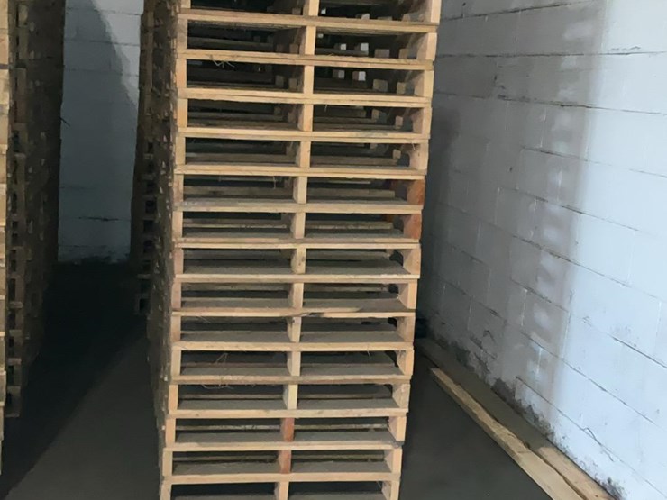 #611-•-pallets-image-1