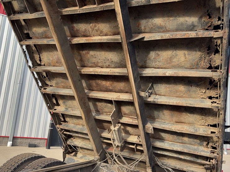 1999-mack-cl713-image-47