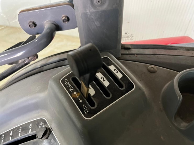 2017-massey-ferguson-1754-image-31