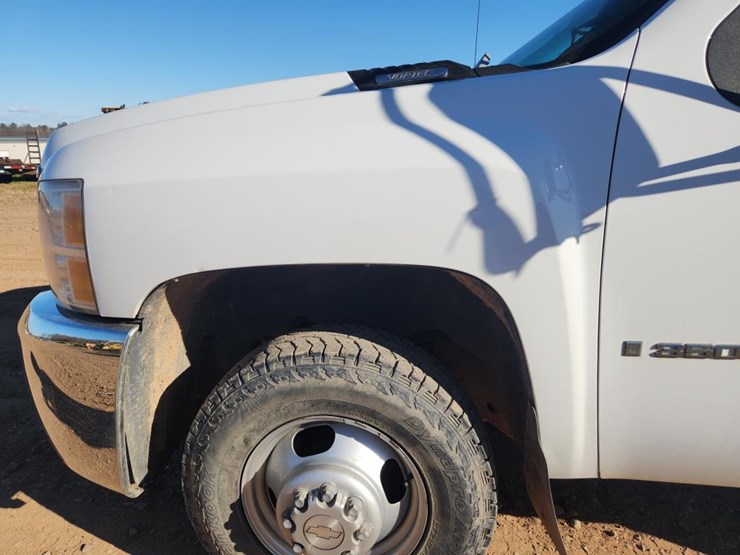 2007-chevrolet-3500-image-16