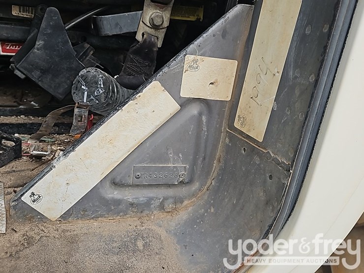 1994-mack-rd690s-image-34