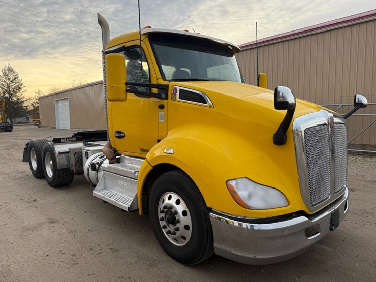 2020-kenworth-t680-image-2