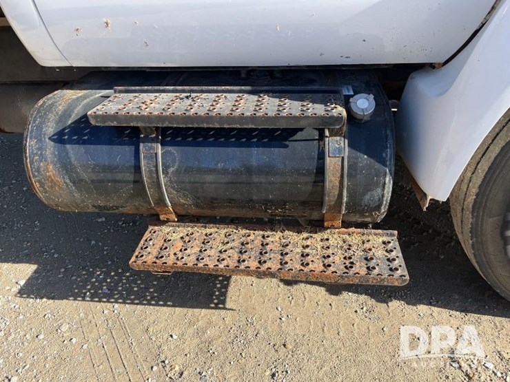 ford-f650-xlt-image-25