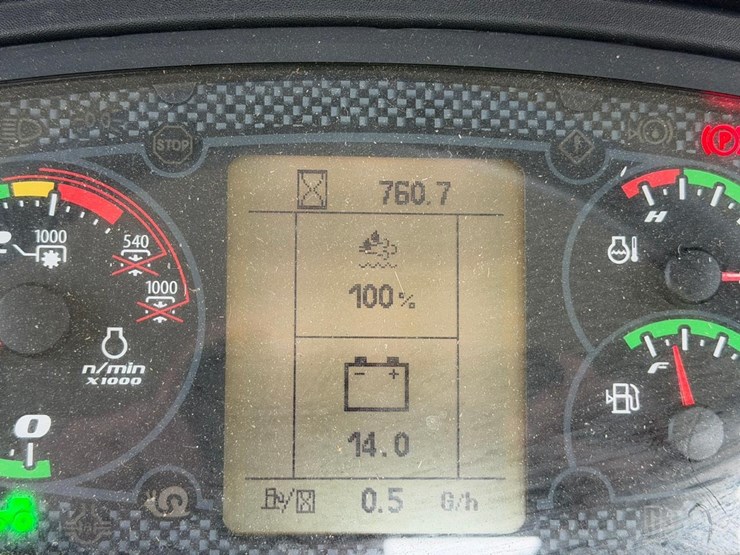 2019-case-ih-farmall-130a-image-18