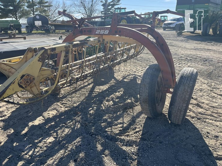 new-holland-258-image-7