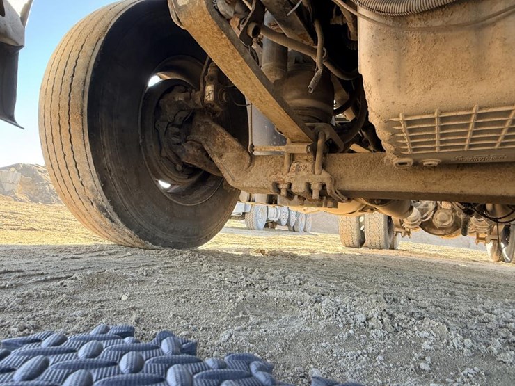 2007-freightliner-columbia-120-image-70