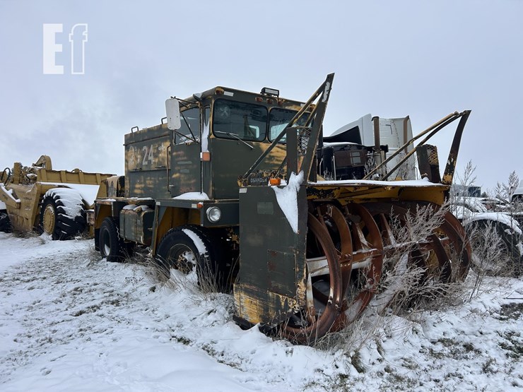 1981-oshkosh-green-snow-blower-image-1
