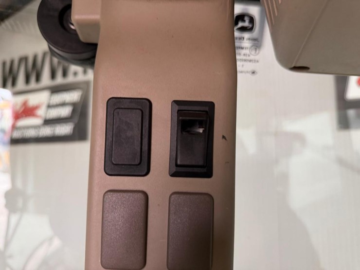 john-deere-5.5-image-28