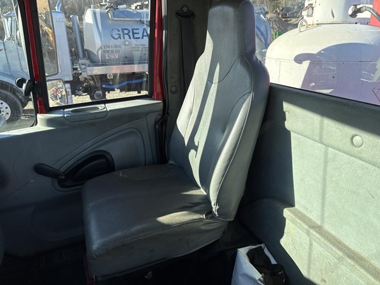 2005-international-durastar-4300-image-70