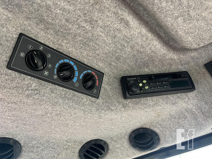 massey-ferguson-6475-image-38