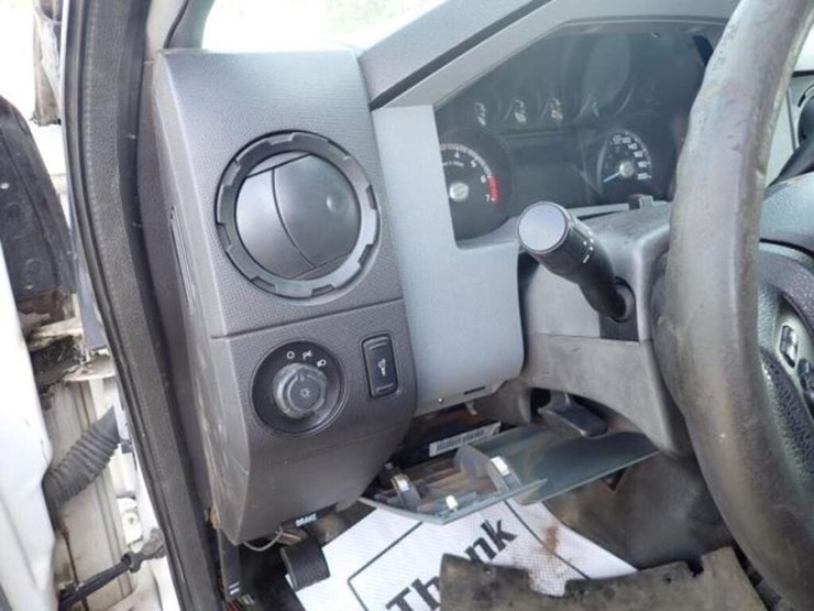 2012-ford-f250-xl-image-19