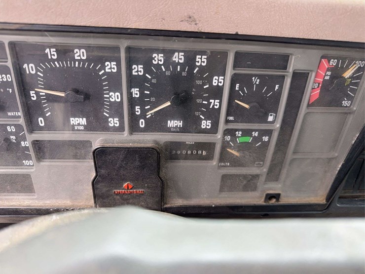 1997-international-4900-image-50