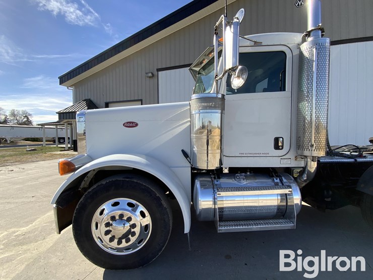 2006-peterbilt-379-image-14