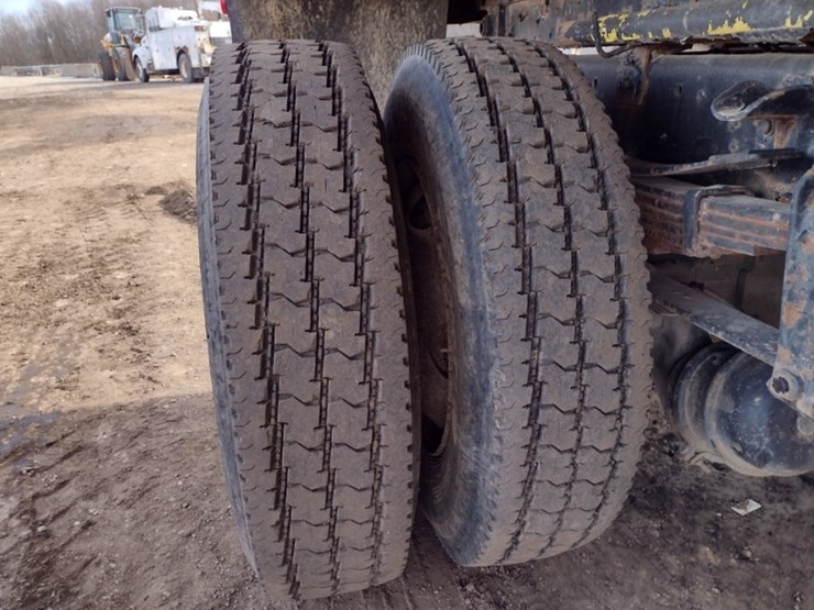 freightliner-fl70-image-29