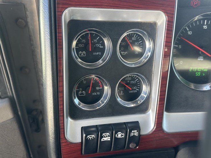 2009-kenworth-t800-image-31