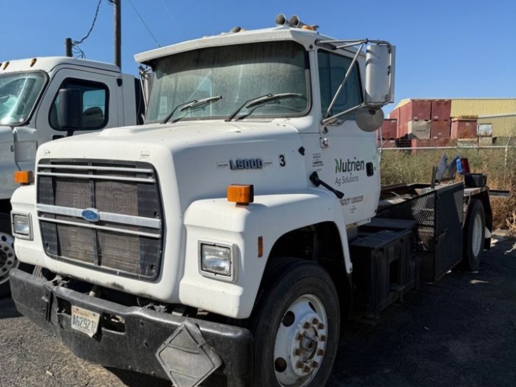 1995-ford-l9000-image-3