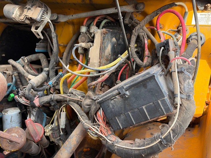 international-7400-image-20