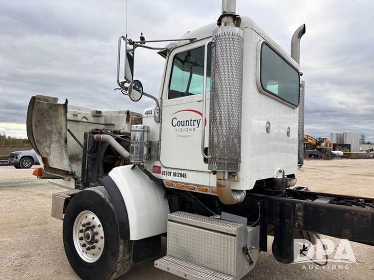 peterbilt-378-image-55