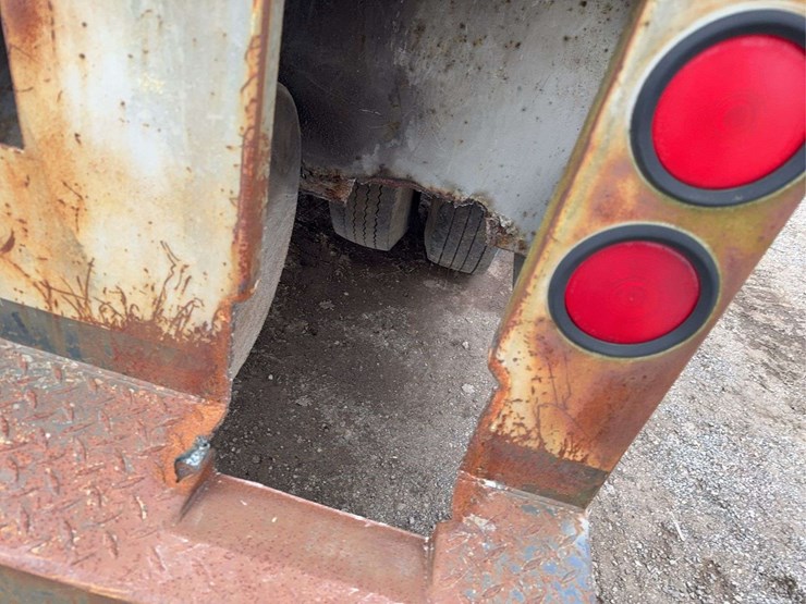 1981-ford-ln700-image-41