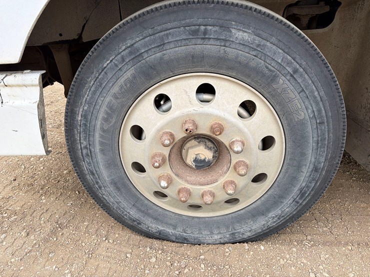 2001-international-2001-image-12