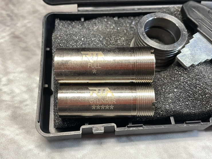 #2351-•-rock-island-vr60-12-ga.-semi-auto-shotgun,-sn:-r176949-image-25