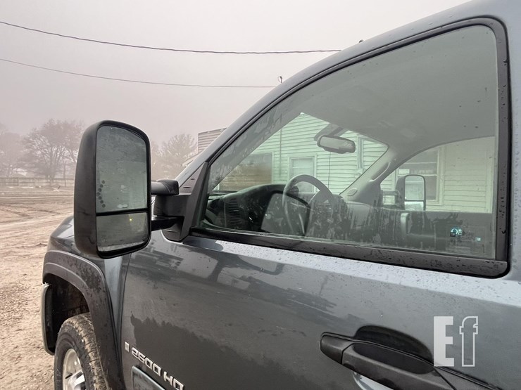 chevrolet-silverado-2500hd-lt-image-10