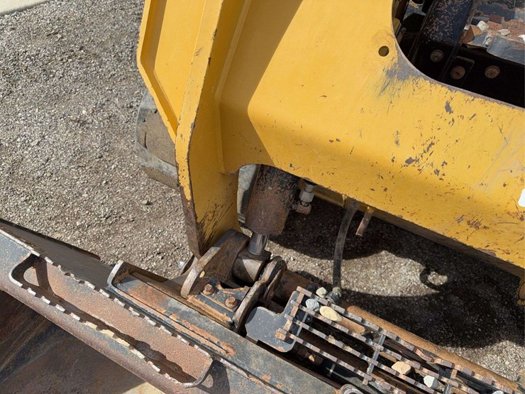 caterpillar-259d-image-32