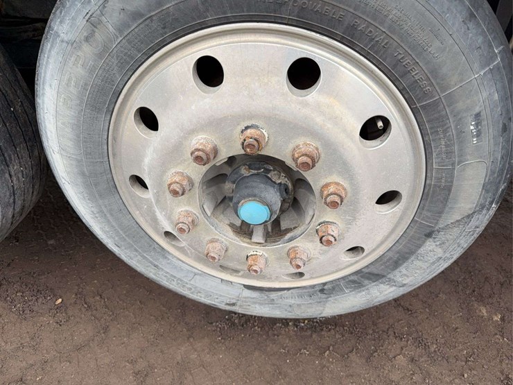 2010-kenworth-t800-image-19