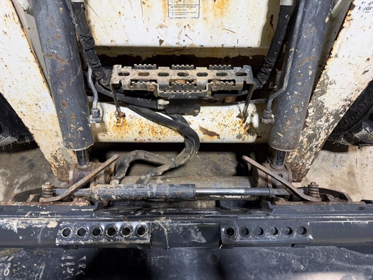 2014-bobcat-s850-image-10