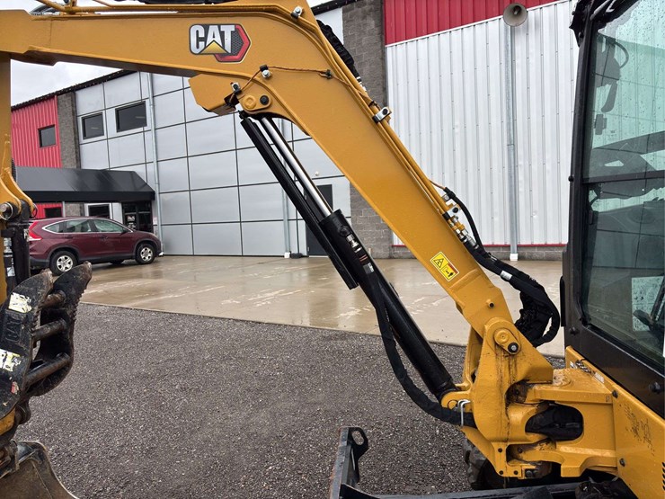 2023-caterpillar-303-image-16