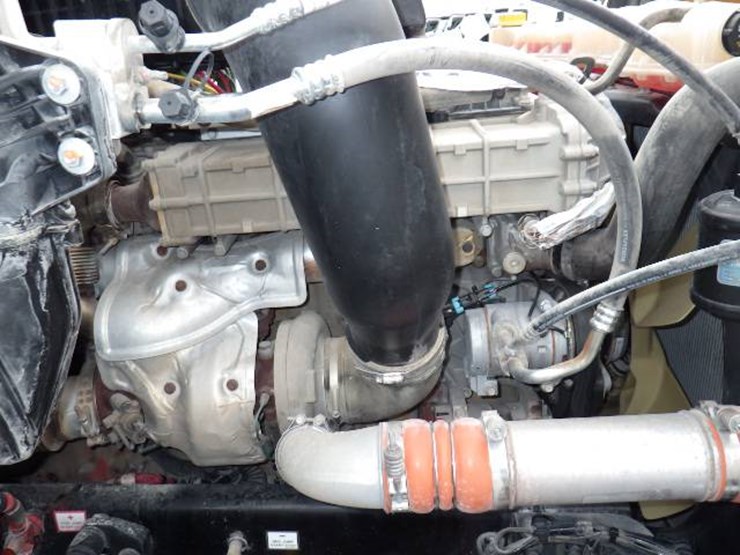 2019-freightliner-cascadia-126-image-26