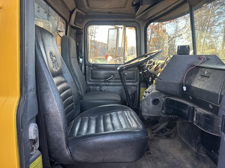 mack-rd688s-image-31