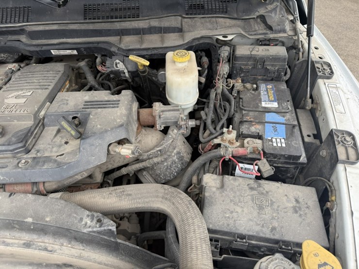 #1830-•-2015-ram-5500-4x4-service-truck-image-16