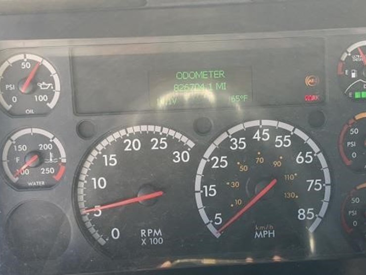 2016-freightliner-cascadia-125-image-21