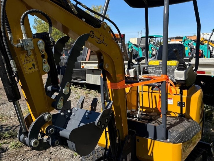 new-cfg-industrial-co-mini-excavator-model-qk18r-image-4