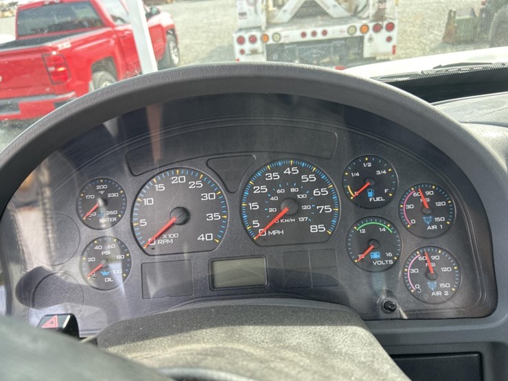 international-4000-image-96