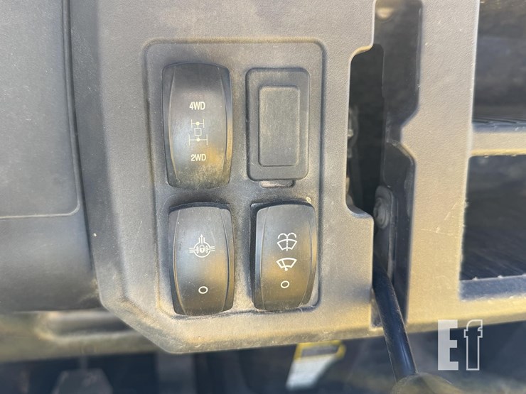 john-deere-gator-xuv-835m-image-21