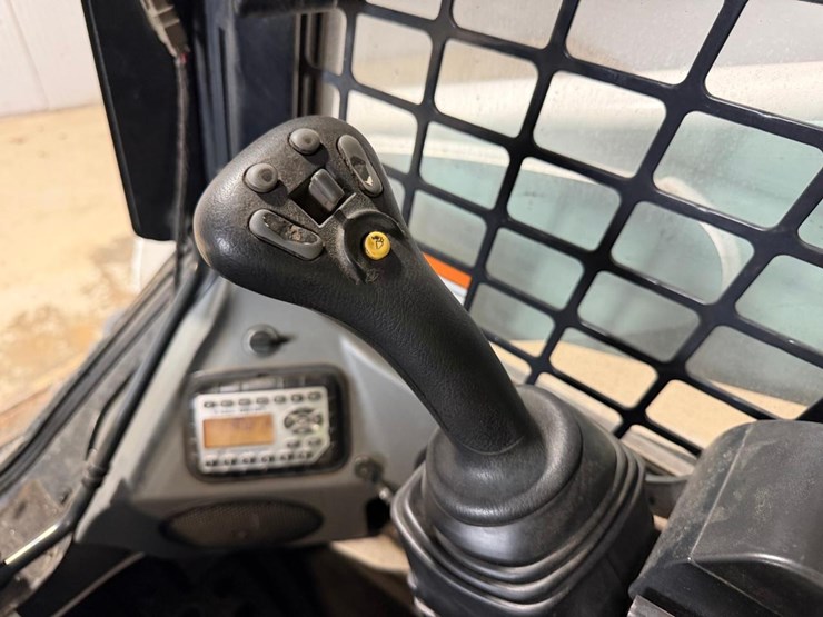 2019-bobcat-t770-image-29