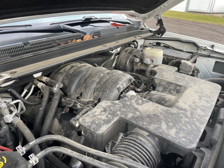 2019-chevrolet-suburban-image-42